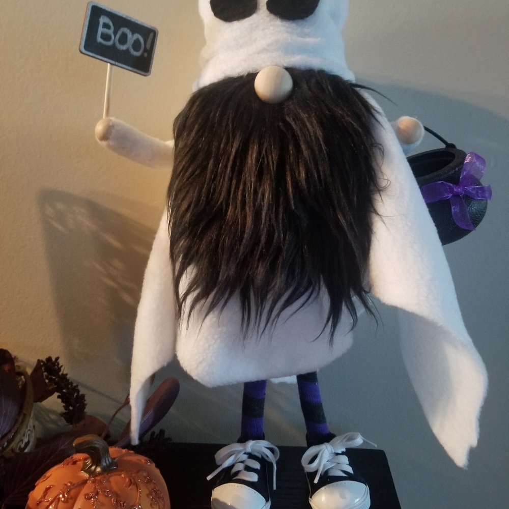 Ms. Ghosty Gnome